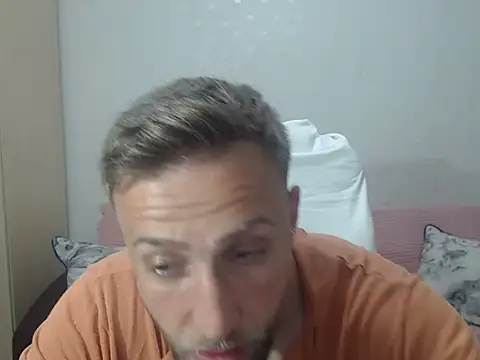 Snapshot of BlondEagleMuscle chatting on May 6, 2026, 6:45 pm BlondEagleMuscle online show from May 6, 2026, 6:45 pm