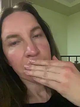 Snapshot of TeraGold46 chatting on April 17, 2026, 6:22 pm TeraGold46 online show from April 17, 2026, 6:22 pm