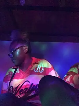 suggar mommy777 online show from March 6, 2026, 5:02 am