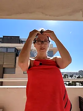 Snapshot of ManuelaX chatting on February 17, 2026, 2:03 pm ManuelaX online show from February 17, 2026, 2:03 pm