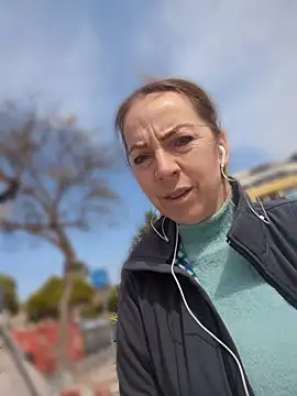 Snapshot of ManuelaX chatting on March 1, 2026, 11:43 am ManuelaX online show from March 1, 2026, 11:43 am