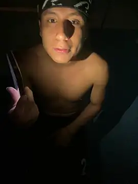 Godzzu  online show from April 29, 2026, 8:18 am