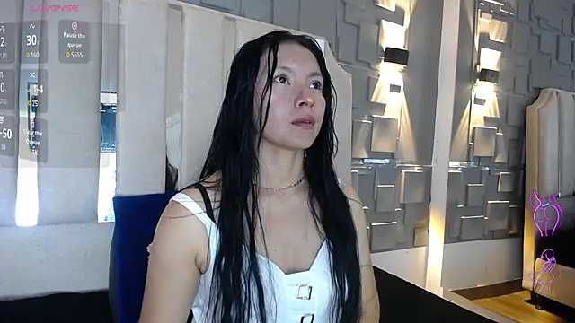 Chloe16  online show from April 26, 2026, 7:33 pm