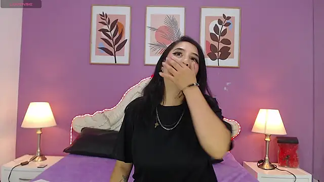 Snapshot of YayaQueen chatting on June 3, 2026, 12:17 pm YayaQueen online show from June 3, 2026, 12:17 pm