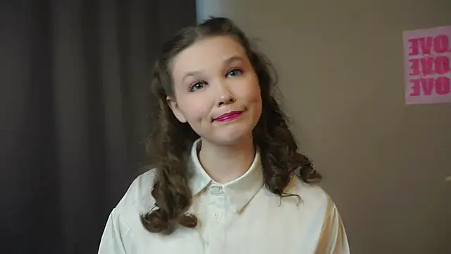 Snapshot of NicoleBryd chatting on March 17, 2026, 8:39 am NicoleBryd online show from March 17, 2026, 8:39 am