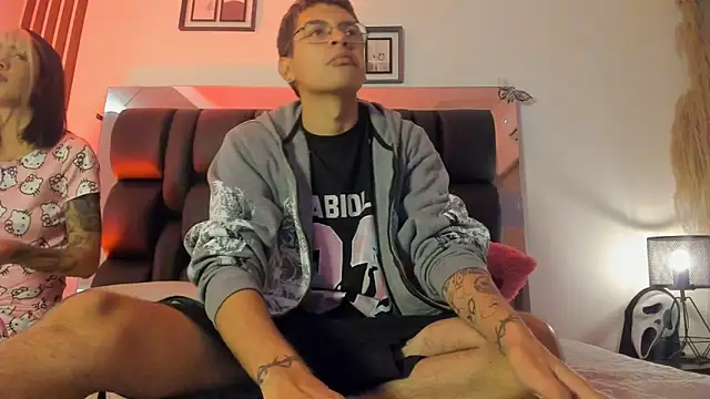 dalhia and hades online show from April 22, 2026, 12:12 pm