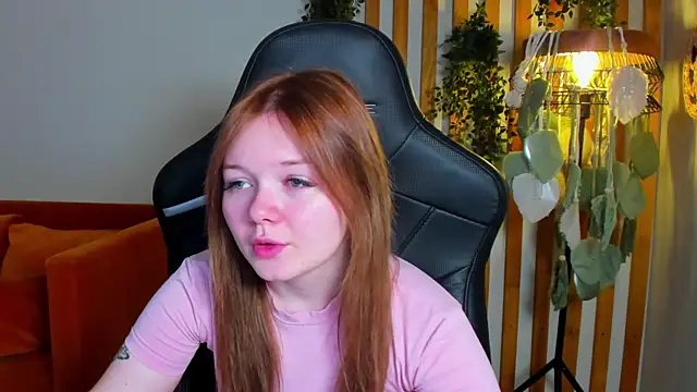 ElinaVale online show from June 9, 2026, 6:42 pm