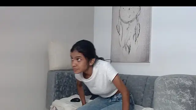 Snapshot of queen_adhara chatting on May 19, 2026, 12:56 pm queen adhara online show from May 19, 2026, 12:56 pm