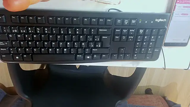 Amanda Fox   online show from April 11, 2026, 7:50 pm