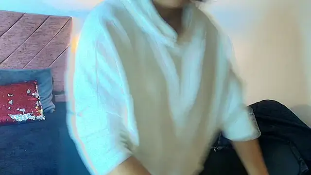 Amanda Fox   online show from April 14, 2026, 7:41 pm