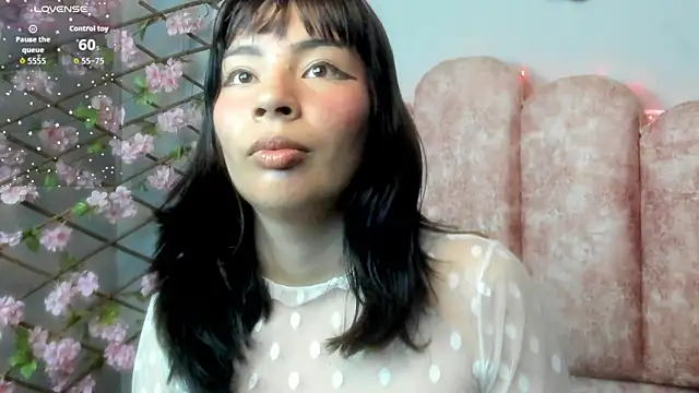 Ameliiiee online show from April 22, 2026, 7:20 pm