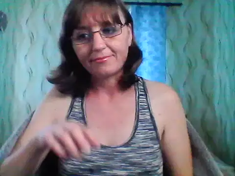 Snapshot of Alisaprice077 chatting on April 7, 2026, 9:33 am Alisaprice077 online show from April 7, 2026, 9:33 am