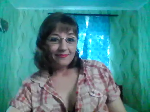 Snapshot of Alisaprice077 chatting on May 3, 2026, 2:20 pm Alisaprice077 online show from May 3, 2026, 2:20 pm