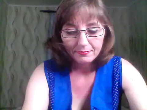 Snapshot of Alisaprice077 chatting on May 19, 2026, 6:04 pm Alisaprice077 online show from May 19, 2026, 6:04 pm