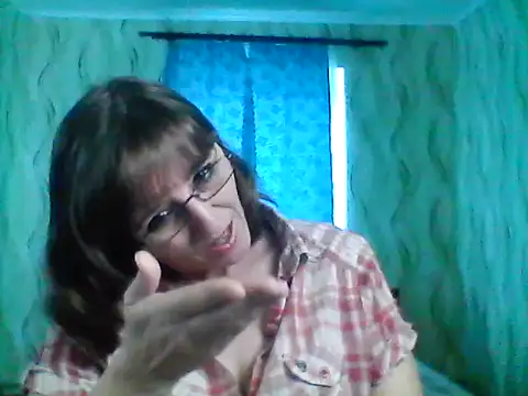 Snapshot of Alisaprice077 chatting on April 1, 2026, 8:59 am Alisaprice077 online show from April 1, 2026, 8:59 am