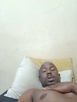 Snapshot of Zolani003 chatting on June 18, 2026, 8:25 pm Zolani003 online show from June 18, 2026, 8:25 pm