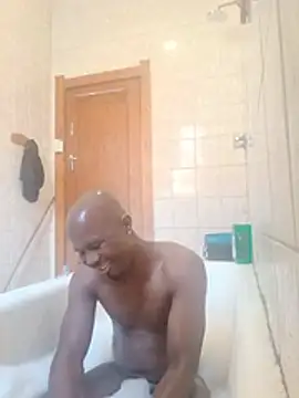 Snapshot of Zolani003 chatting on May 24, 2026, 2:06 pm Zolani003 online show from May 24, 2026, 2:06 pm