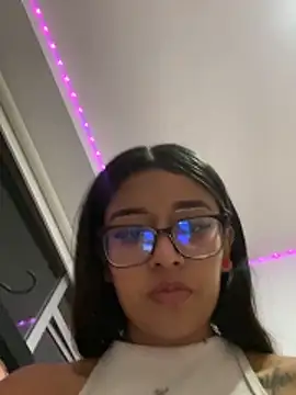 chanell pinkk online show from April 7, 2026, 12:01 am