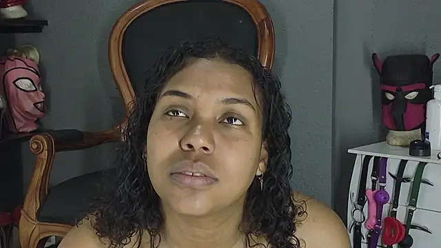 Snapshot of AntonelaVargas chatting on July 1, 2026, 3:45 pm AntonelaVargas online show from July 1, 2026, 3:45 pm