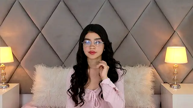 Snapshot of OliviaDiaz chatting on May 26, 2026, 8:07 pm OliviaDiaz online show from May 26, 2026, 8:07 pm