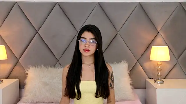 Snapshot of OliviaDiaz chatting on May 25, 2026, 8:07 pm OliviaDiaz online show from May 25, 2026, 8:07 pm