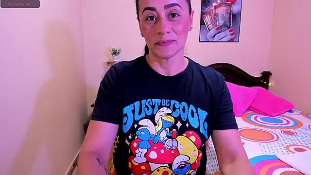 Snapshot of sara_florez12 chatting on May 24, 2026, 12:27 pm sara florez12 online show from May 24, 2026, 12:27 pm