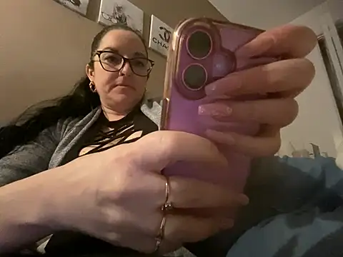 naturalboobsF online show from May 7, 2026, 5:01 am