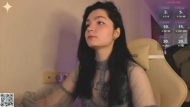 Snapshot of Luna_Moon13 chatting on April 13, 2026, 12:47 am Luna Moon13 online show from April 13, 2026, 12:47 am