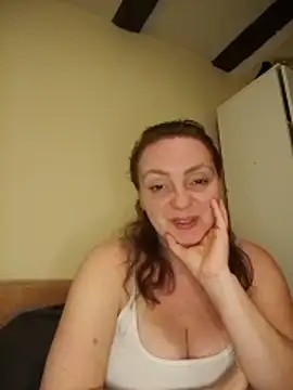 Bella-Monroe online show from March 16, 2026, 6:54 pm