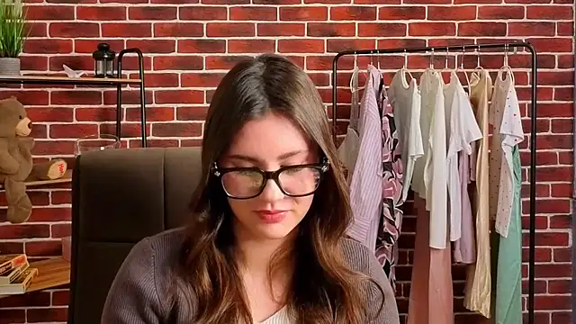 Snapshot of EllensWhite chatting on March 31, 2026, 9:33 am EllensWhite online show from March 31, 2026, 9:33 am