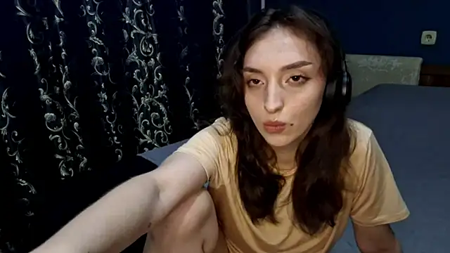 CindyLight online show from April 18, 2026, 5:59 pm