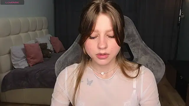 Kristy Bell1 online show from April 22, 2026, 10:05 pm