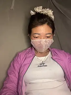 Bling-pusy online show from March 14, 2026, 12:33 pm