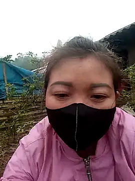 Bling-pusy online show from March 13, 2026, 5:23 am