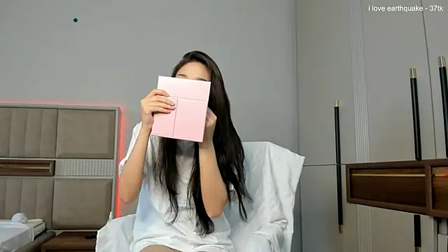 kasumikawa online show from April 5, 2026, 2:18 am