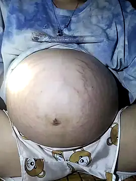 Snapshot of qczb1012 chatting on April 13, 2026, 12:36 am qczb1012 online show from April 13, 2026, 12:36 am