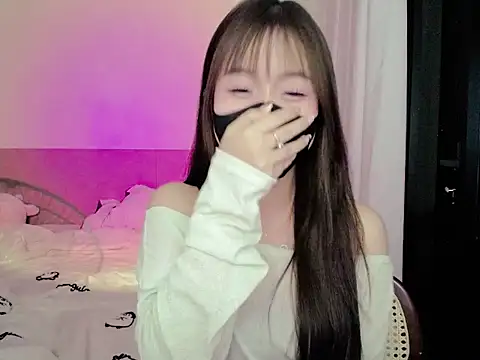 HeooPeppa online show from April 4, 2026, 8:37 pm