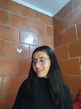 Amanda x1 online show from April 28, 2026, 2:27 am