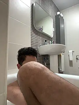 maikel18b online show from April 10, 2026, 2:57 pm