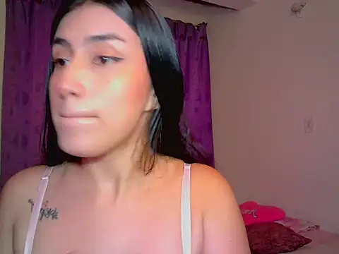 KattySquirtt online show from April 24, 2026, 11:07 pm