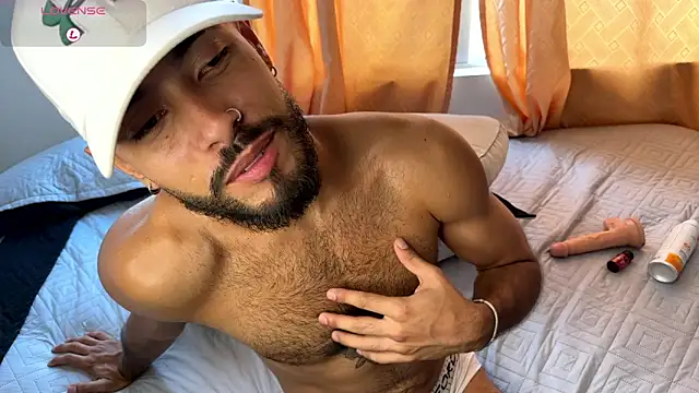 Mateobaer  online show from April 22, 2026, 4:25 pm