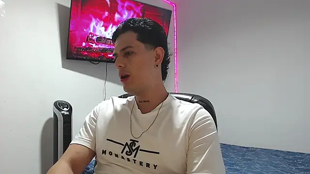 Snapshot of JUAN_CAMILOXXX chatting on May 7, 2026, 4:28 am JUAN CAMILOXXX online show from May 7, 2026, 4:28 am