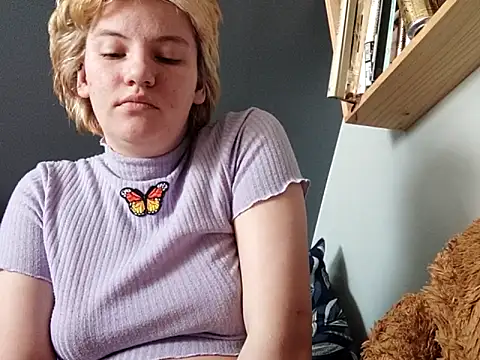 Snapshot of thatcutesubgirlwlw chatting on April 19, 2026, 2:18 pm thatcutesubgirlwlw online show from April 19, 2026, 2:18 pm