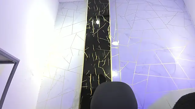 Valentin Lux online show from April 14, 2026, 3:00 am