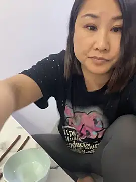 Snapshot of xiaoyi-10 chatting on April 15, 2026, 1:37 pm xiaoyi-10 online show from April 15, 2026, 1:37 pm