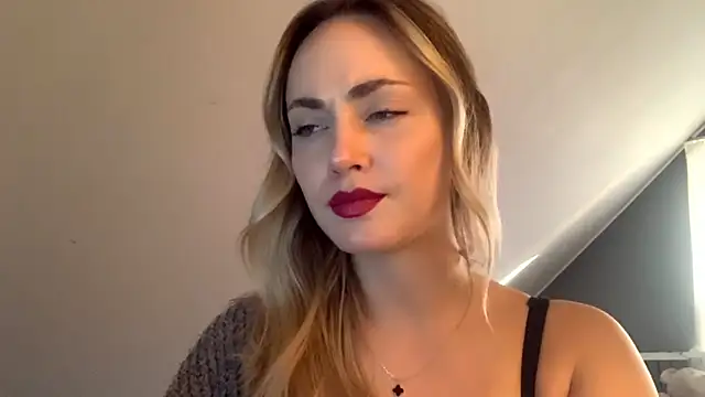 ScarlettSensitive online show from March 18, 2026, 3:03 pm