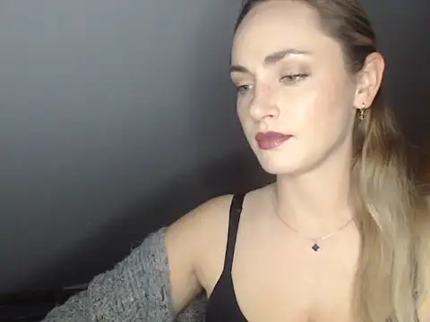 Snapshot of ScarlettSensitive chatting on June 4, 2026, 8:13 pm ScarlettSensitive online show from June 4, 2026, 8:13 pm