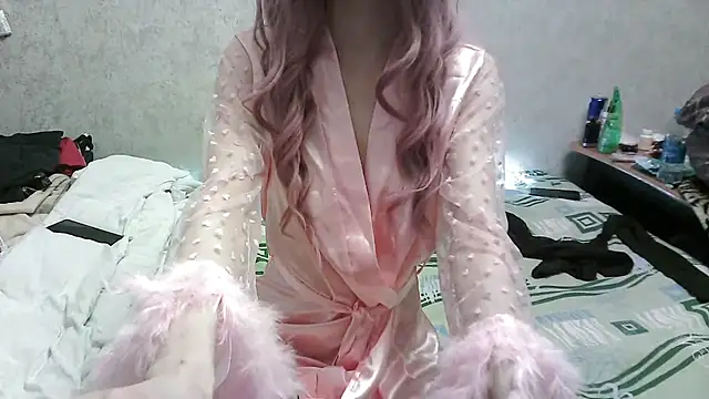 JanetAhHenru online show from April 19, 2026, 7:42 am