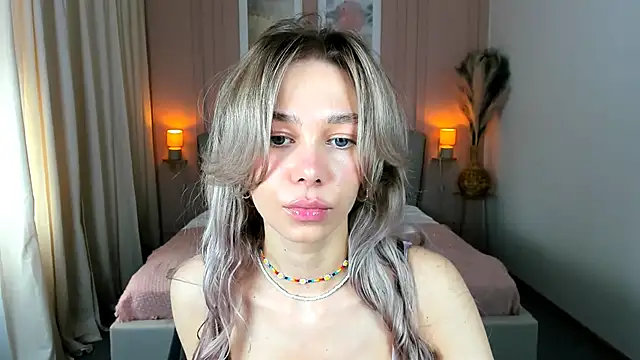 LuluAlis online show from April 25, 2026, 1:14 pm