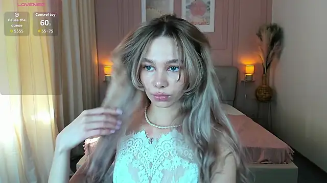 LuluAlis online show from March 22, 2026, 2:18 pm